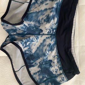 Lululemon size 4 2.5” inseam speed up shorts, blue pattern